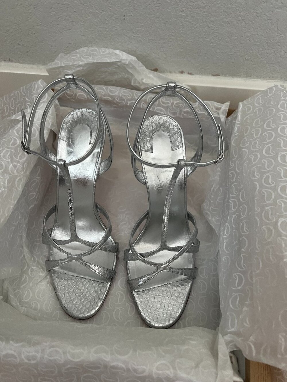 Christian Louboutin Tangueva Alta 100 Metallic Leather Sandals Silver Size EU 40